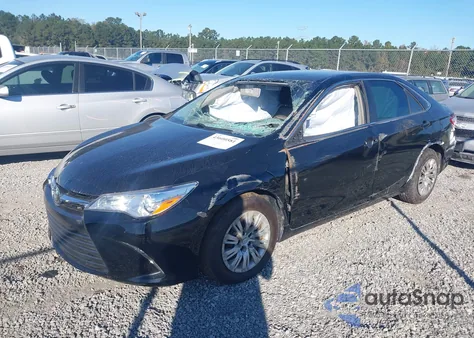 2016 Toyota Camry Le z USA, uszkodzony, nr VIN 4T1BF1FK5GU253934